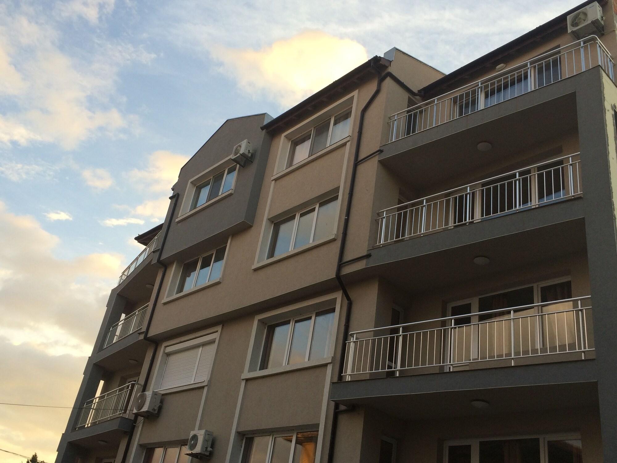 Palace De Luxe Apartments Πομόριε Εξωτερικό φωτογραφία