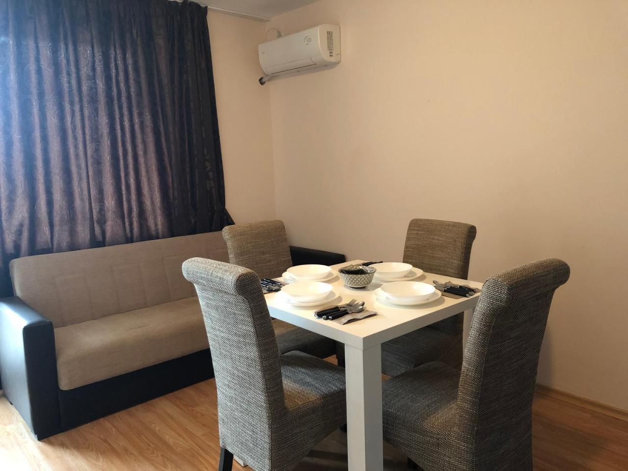 Palace De Luxe Apartments Πομόριε Εξωτερικό φωτογραφία